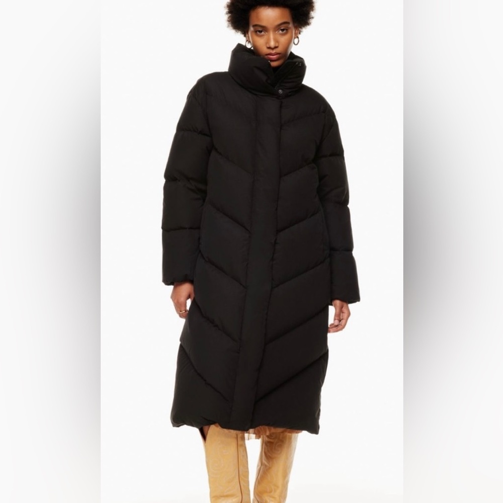 Aritzia Cloud Puff long black XS